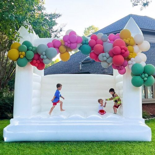 childern jumping castle